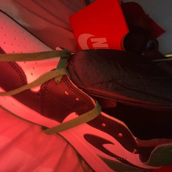 pine green Jordan 1’s size 12